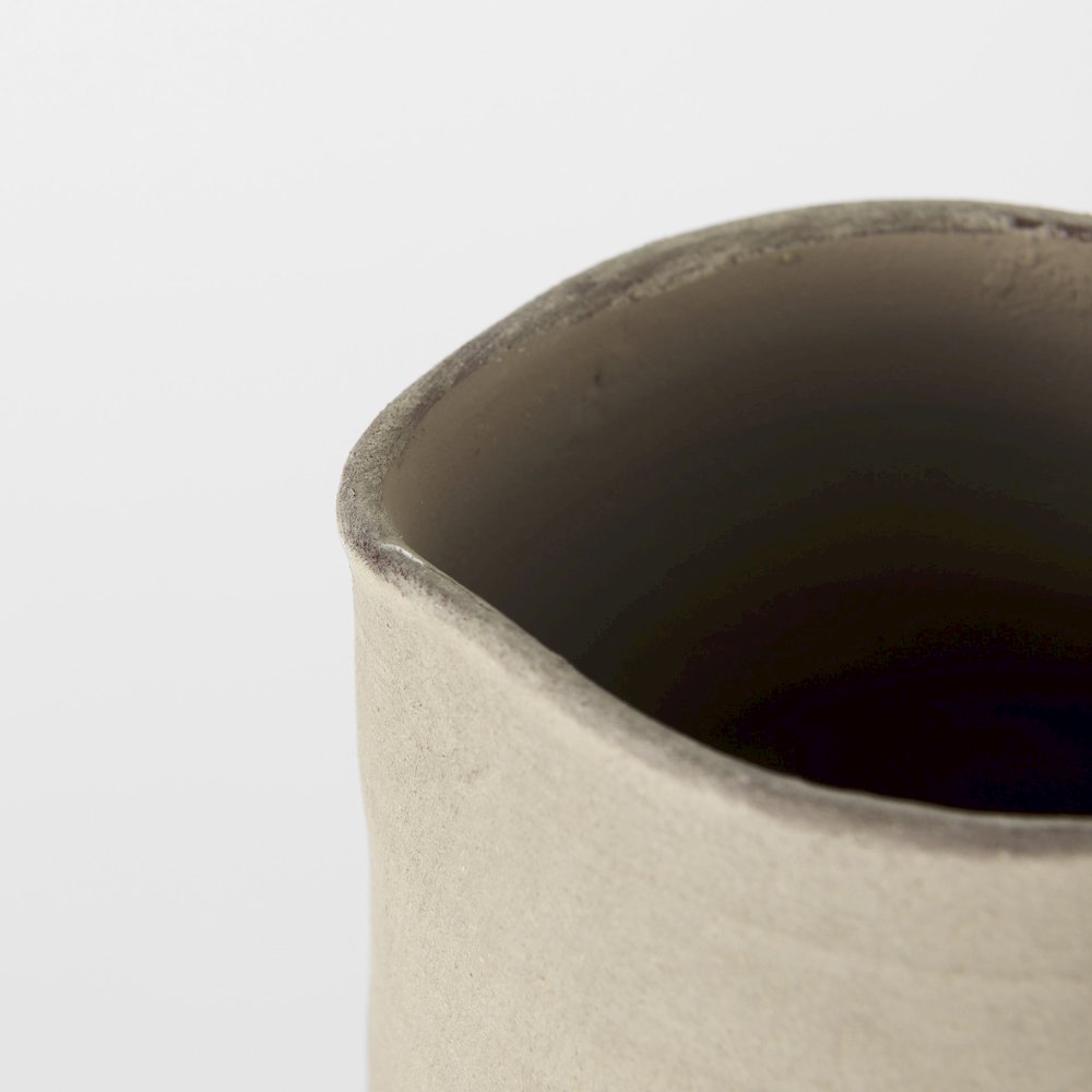 Garand Medium 15H Two-Toned White Natural Ceramic Jug. Picture 8