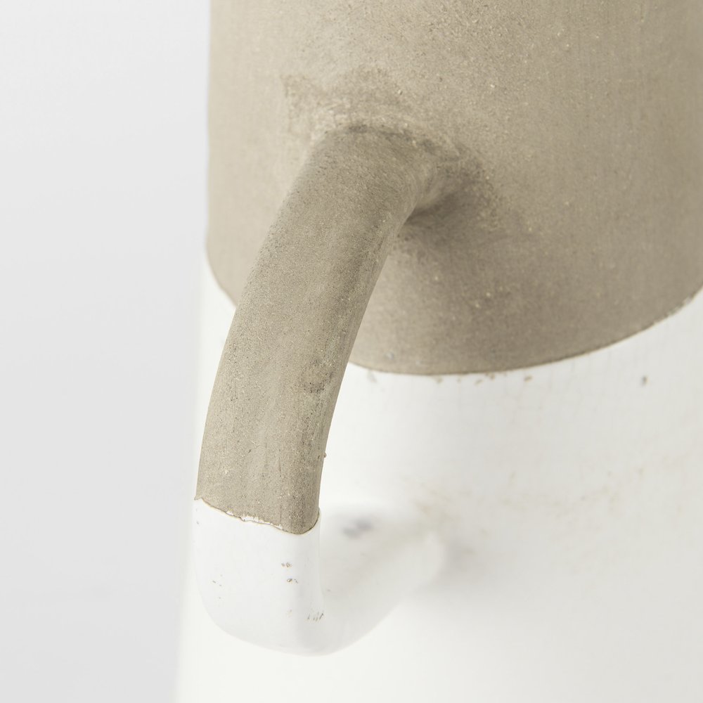 Garand Medium 15H Two-Toned White Natural Ceramic Jug. Picture 9