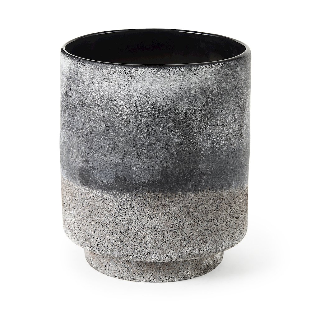 Squally 8.0L x 8.0W x 8.6H Black/Brown Glass Ombre Textured Vase. Picture 1