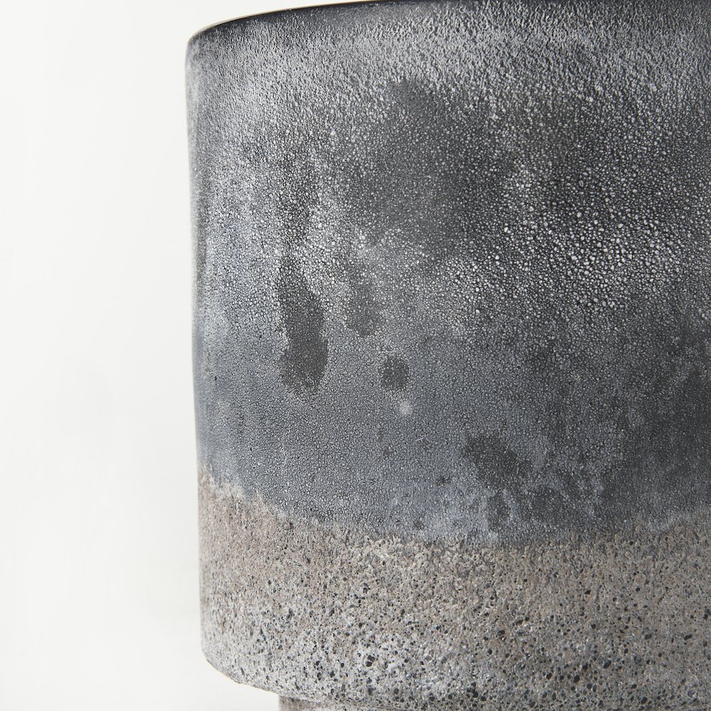 Squally 8.0L x 8.0W x 8.6H Black/Brown Glass Ombre Textured Vase. Picture 5