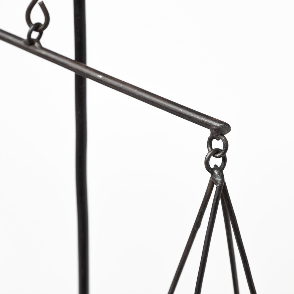Ellis 10L x 4W Black Metal Vintage Inspired Weighing Scale. Picture 3