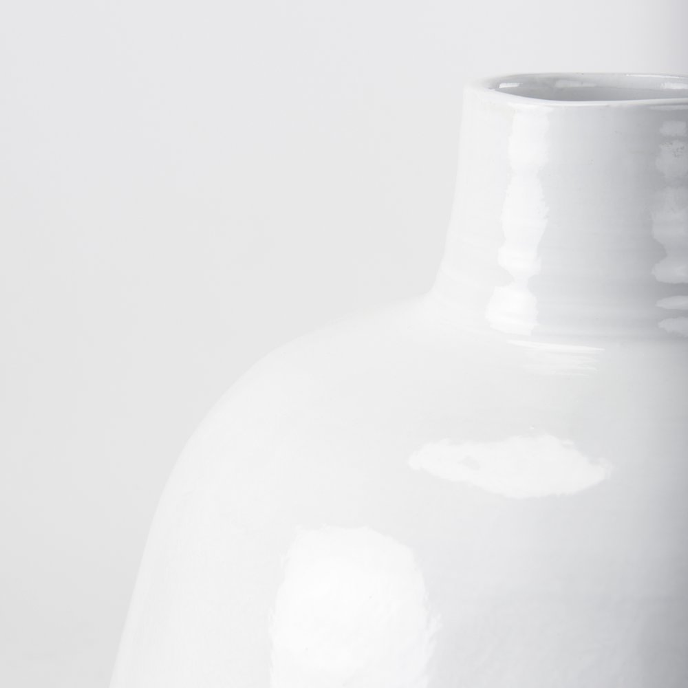 Amos 20.5L x 20.5W x 31.9H White and Dark Beige Color Blocked Ceramic Floor Vase. Picture 5