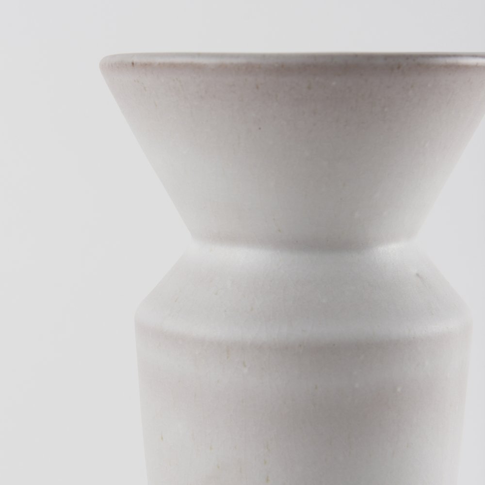 Esme 4.5L x 4.5W x 10.4H Whitewashed Ceramic Vase. Picture 5