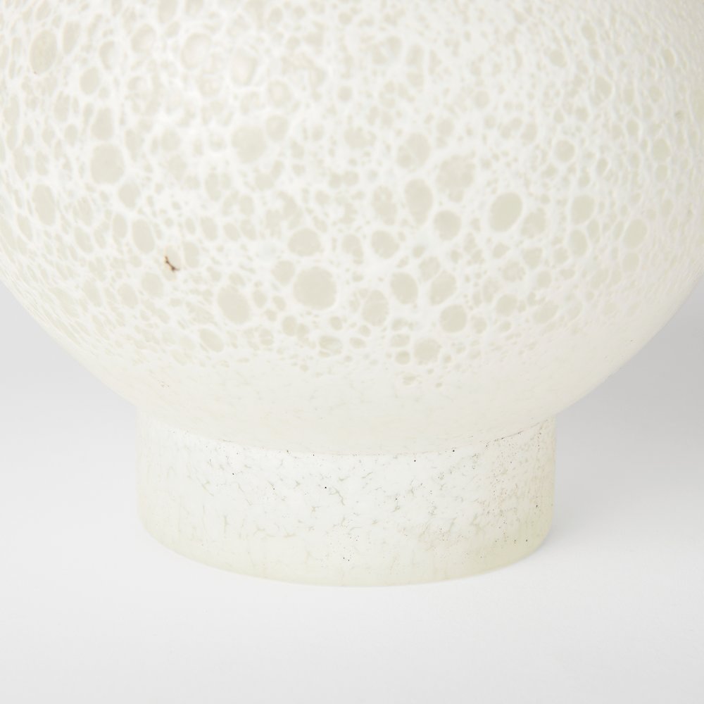 Heket Short White Glass Vase. Picture 7