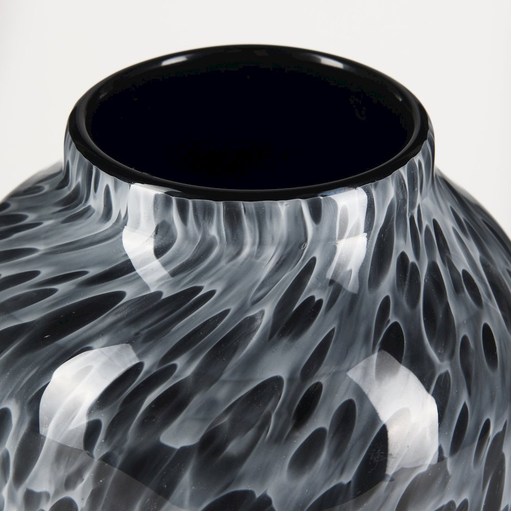 Masai Medium Black Mottled Glass Vase. Picture 4