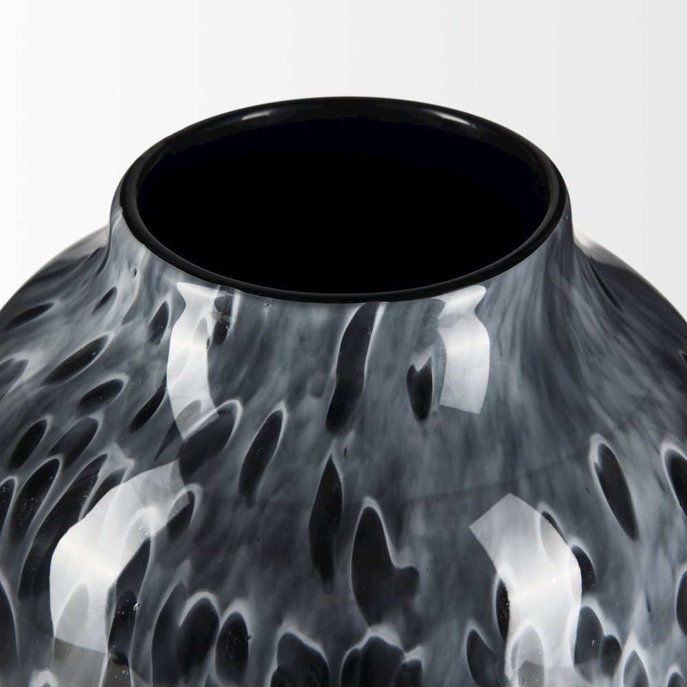 Masai Large Black Mottled Glass Vase. Picture 4