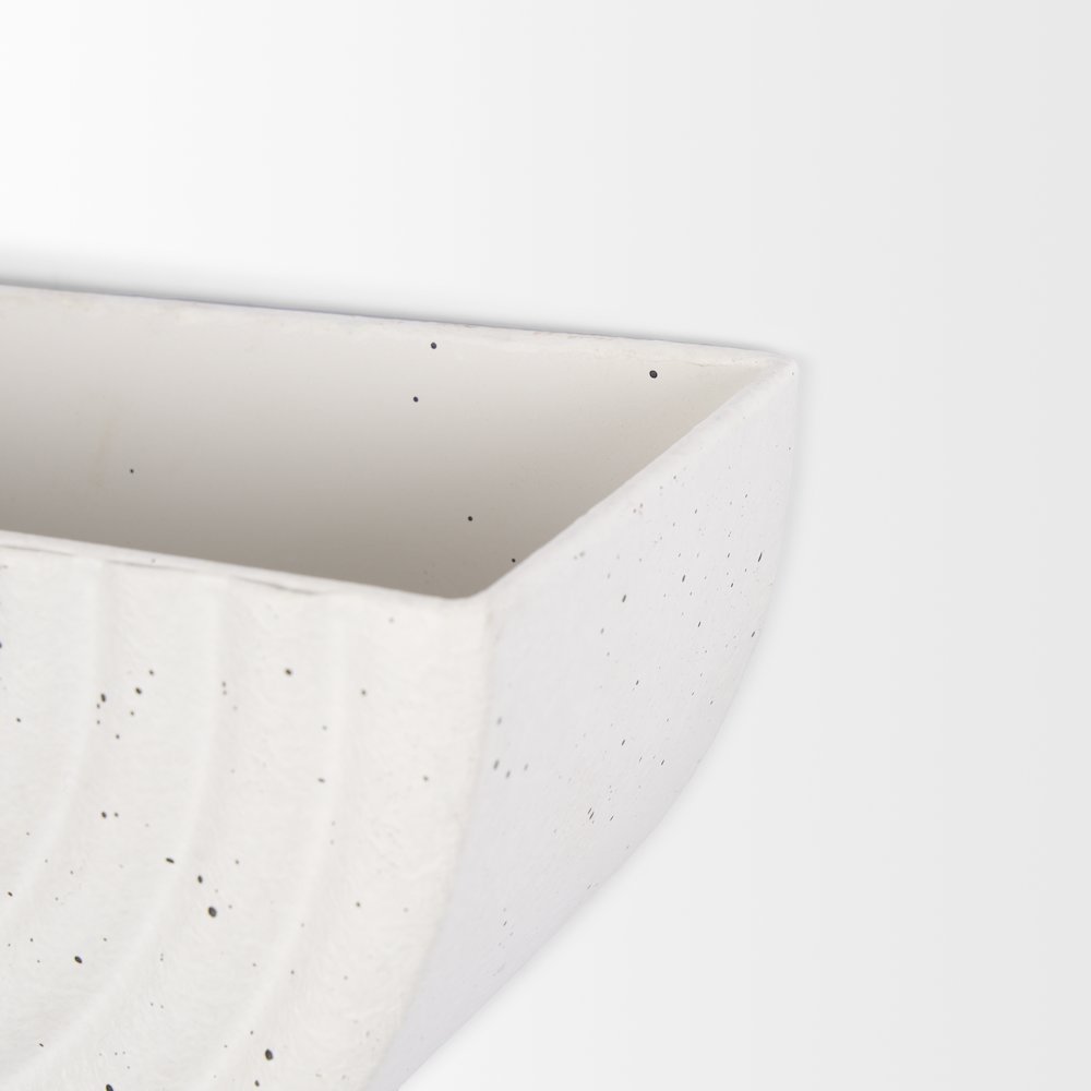 Shilo Matte White Metal Hanging Wall Planter (Set of 2). Picture 3