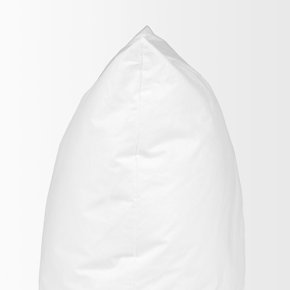 22 x 22 Non-Allergen Pillow insert. Picture 3