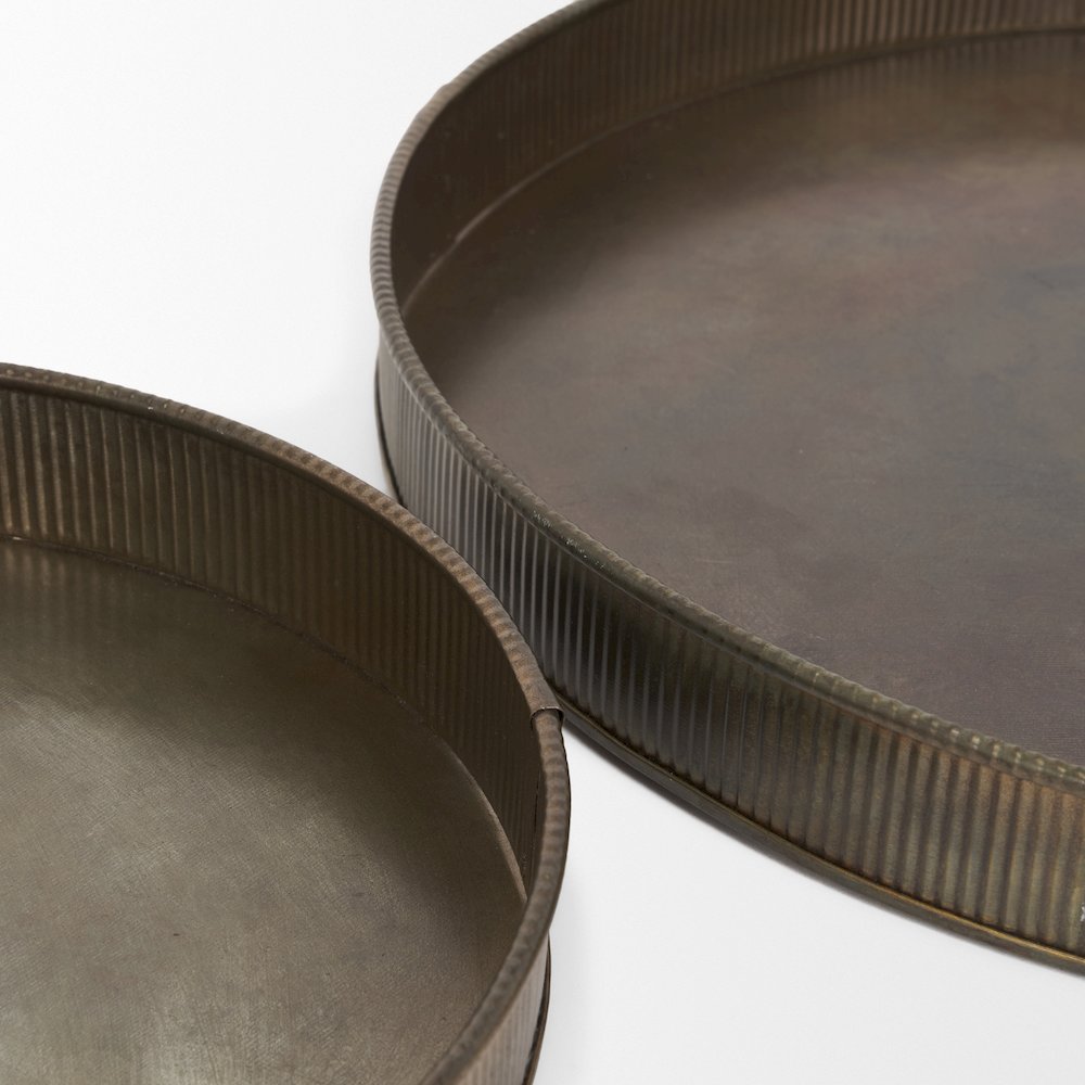 Varun Round Antiqued Brass Metal Tray (Set of 2). Picture 4