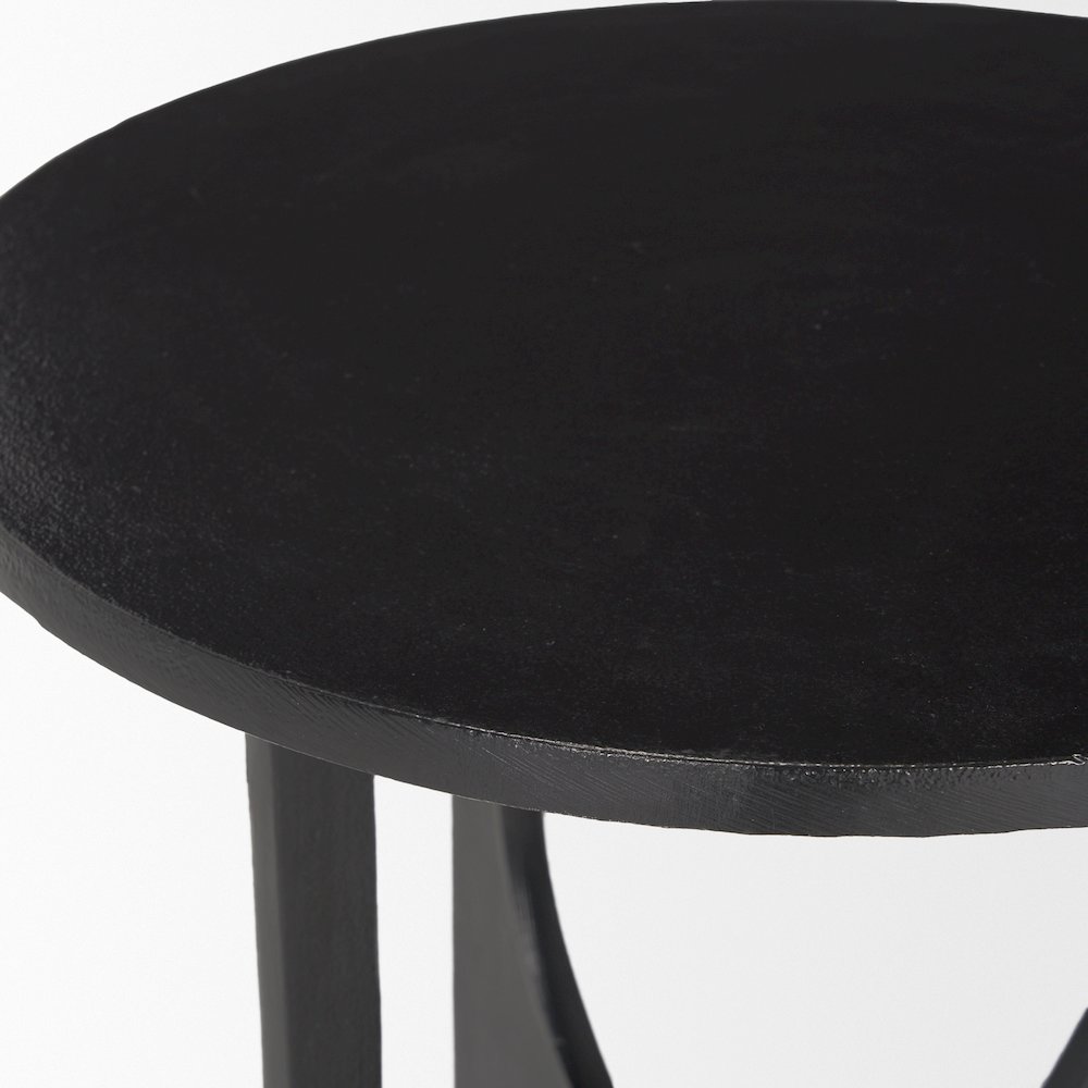 Sobi Textured Matte Black Round Metal Accent Table. Picture 3