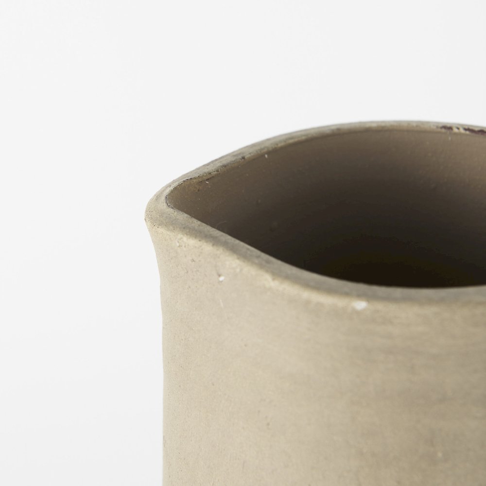 Garand Large 18.8H Two-Toned White Natural Ceramic Jug. Picture 4