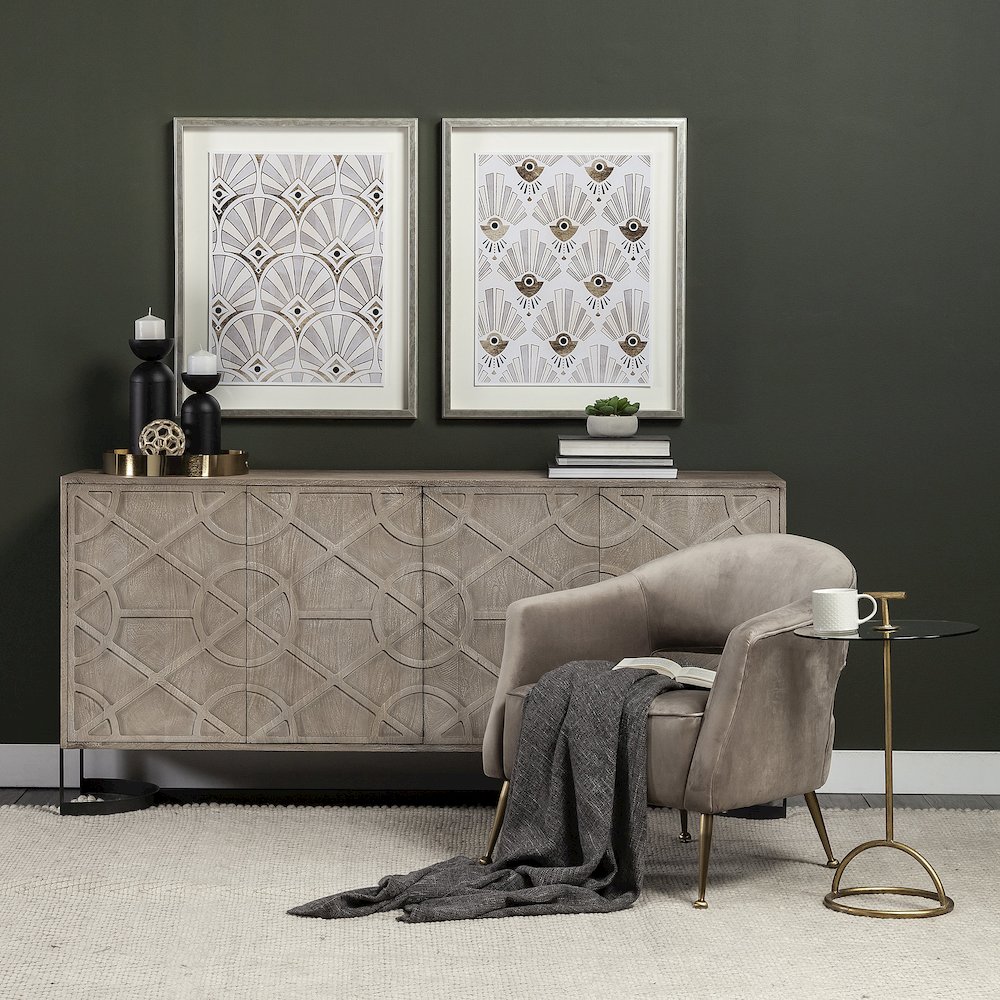 Serkis 15L x 15W Gold Metal Mirrored Base Round Tray. Picture 3