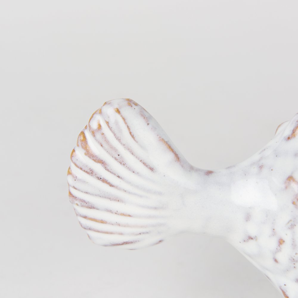 Spike (Large) 10L x 6W Off-White Ceramic Puffer Fish. Picture 2