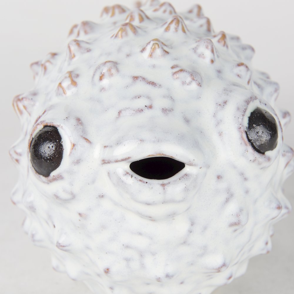 Spike (Large) 10L x 6W Off-White Ceramic Puffer Fish. Picture 11