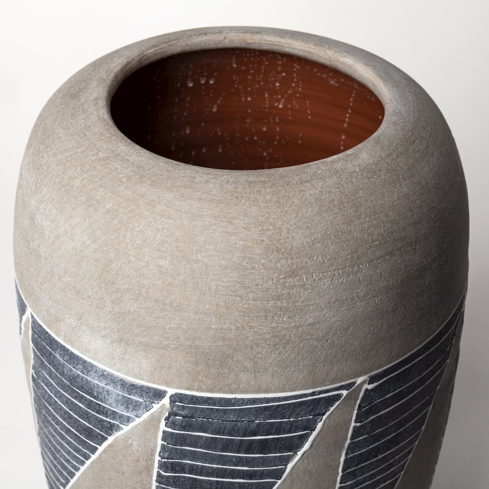 Cove Grey/Brown Ceramic Vase. Picture 7