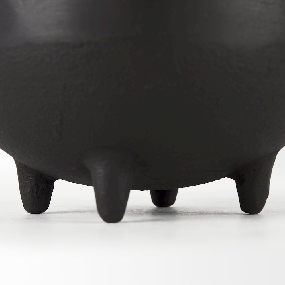 Cyrus Black Spherical Vase Decorative Object. Picture 5