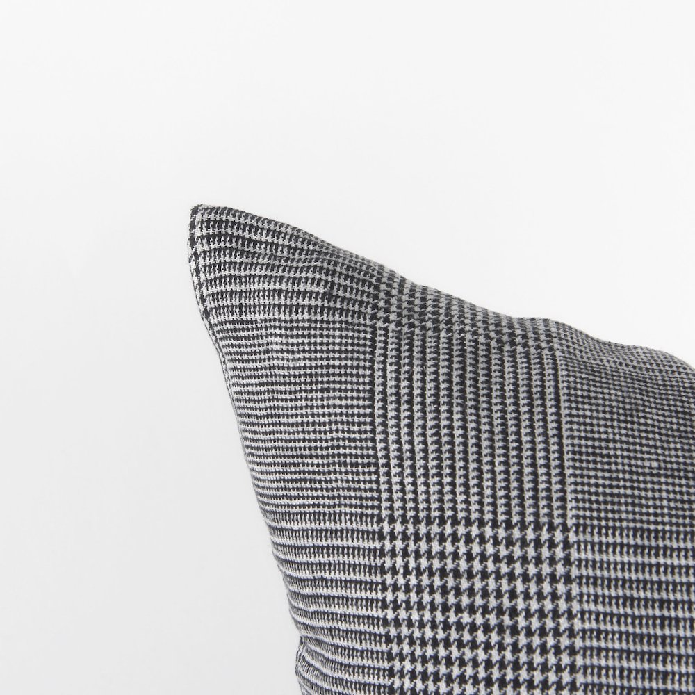 20 X 20 Black And White Fabric Decorative Pillow Cover. Picture 6