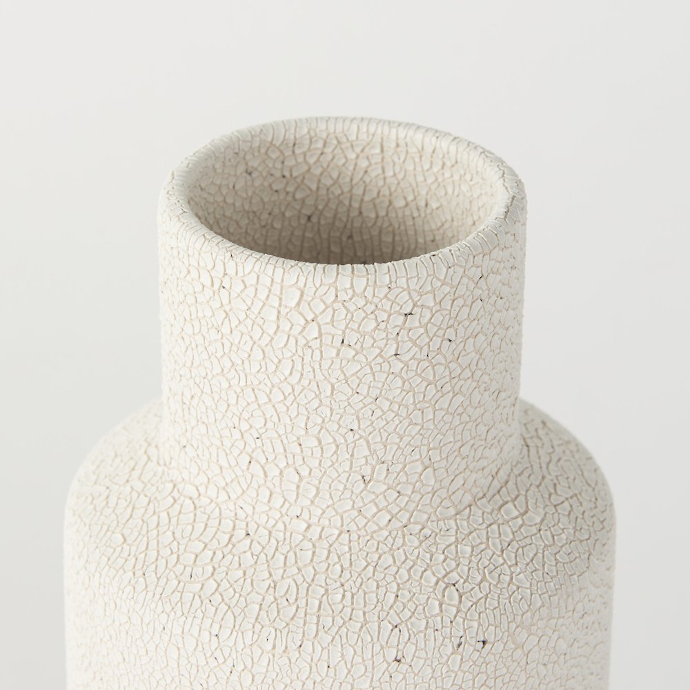 Salar 4.5L x 4.5W x 11.0H Cream Gourd Style Crackled Ceramic Vase. Picture 4