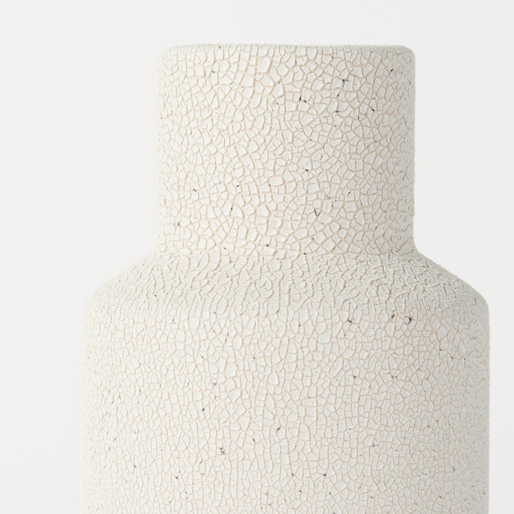 Salar 4.5L x 4.5W x 11.0H Cream Gourd Style Crackled Ceramic Vase. Picture 5