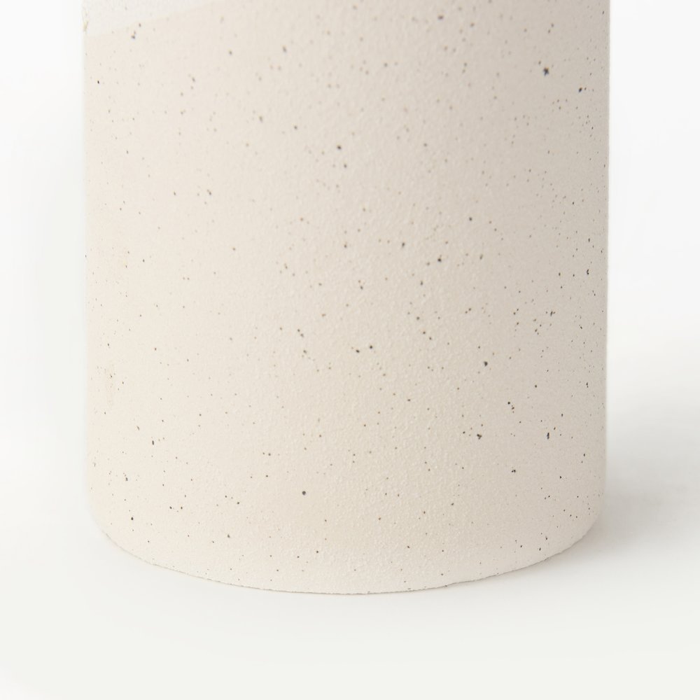 Salar 4.5L x 4.5W x 11.0H Cream Gourd Style Crackled Ceramic Vase. Picture 7