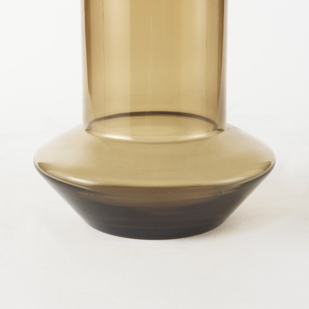 Amrita 8.3L x 8.3W x 9.7H Golden Brown Glass Vase. Picture 8