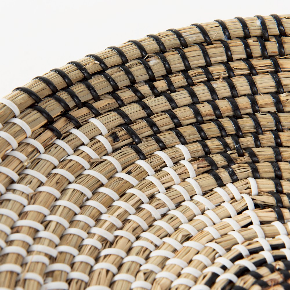 12.0L X 12.0W X 2.0H Light Brown Seagrass Round Wall Hanging Plate. Picture 8