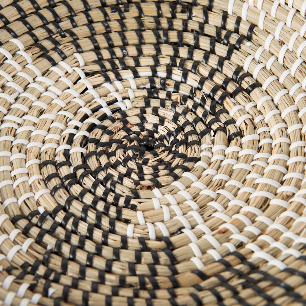 12.0L X 12.0W X 2.0H Light Brown Seagrass Round Wall Hanging Plate. Picture 10