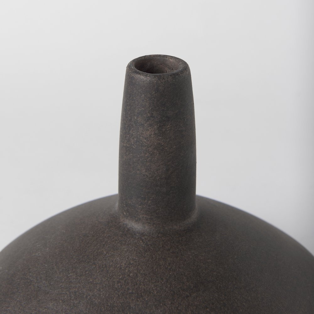 Rylee 6.9H Dark Brown Ceramic Vase. Picture 4