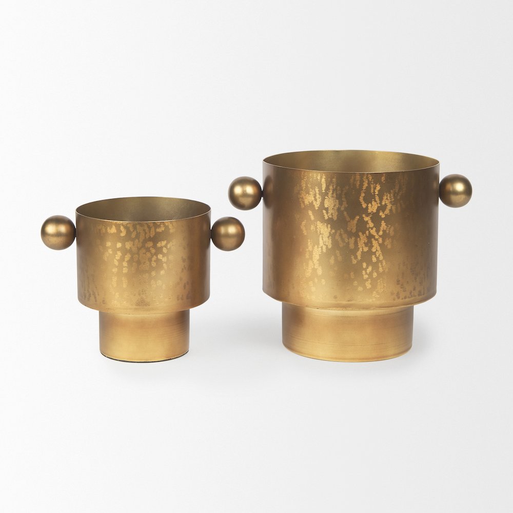 Juno 6.5H Medium Gold Iron Medium Vase. Picture 3
