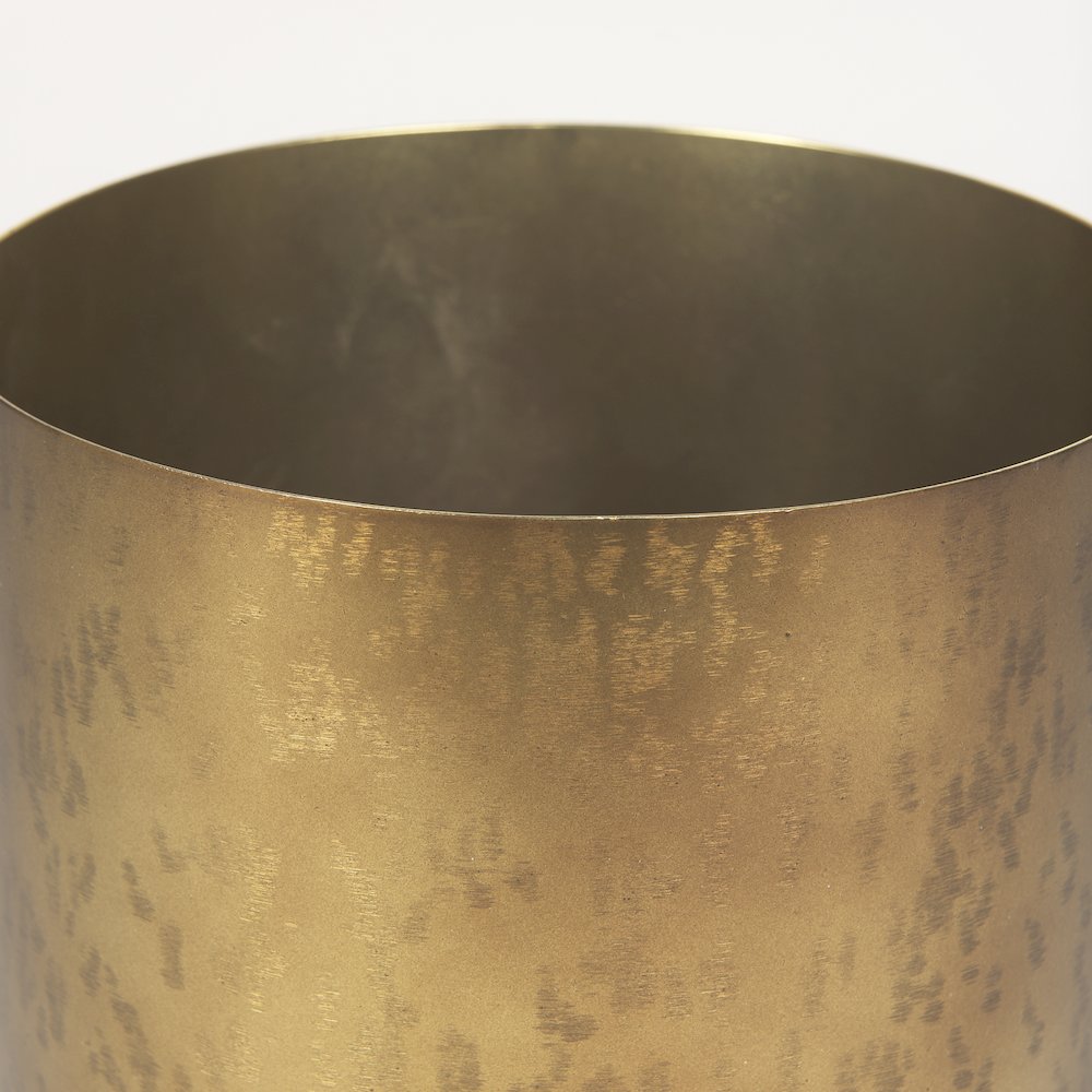 Juno 8.5H Large Gold Iron Vase. Picture 8