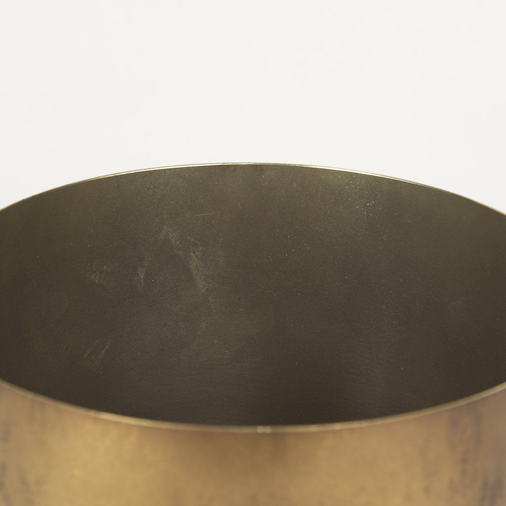Juno 8.5H Large Gold Iron Vase. Picture 9