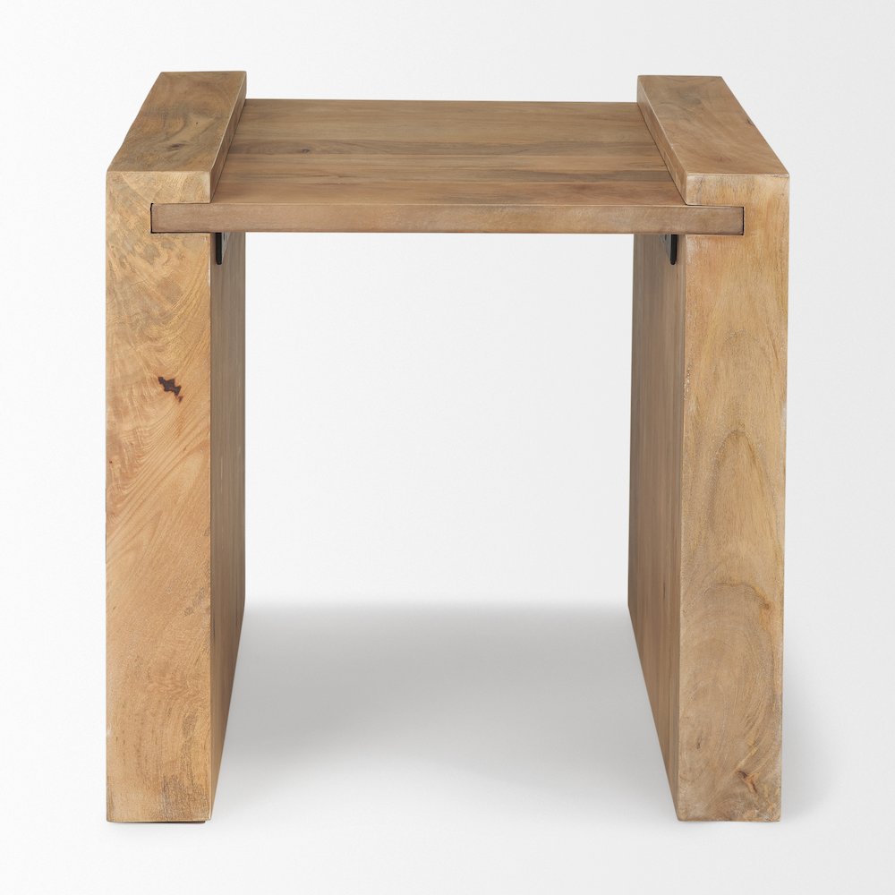 Light Wood Accent Table. Picture 3