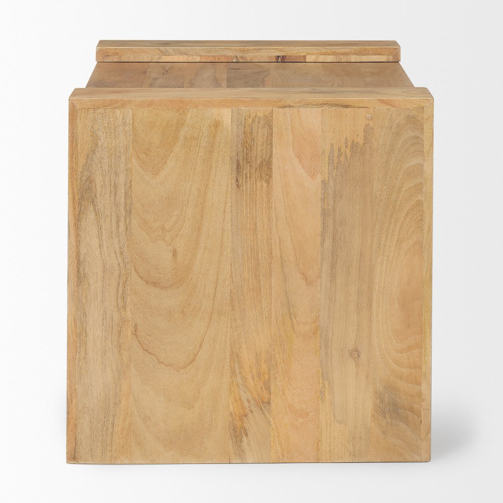 Light Wood Accent Table. Picture 4