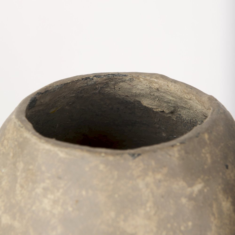 Rundal Large Gray Paper Mache Vase. Picture 9
