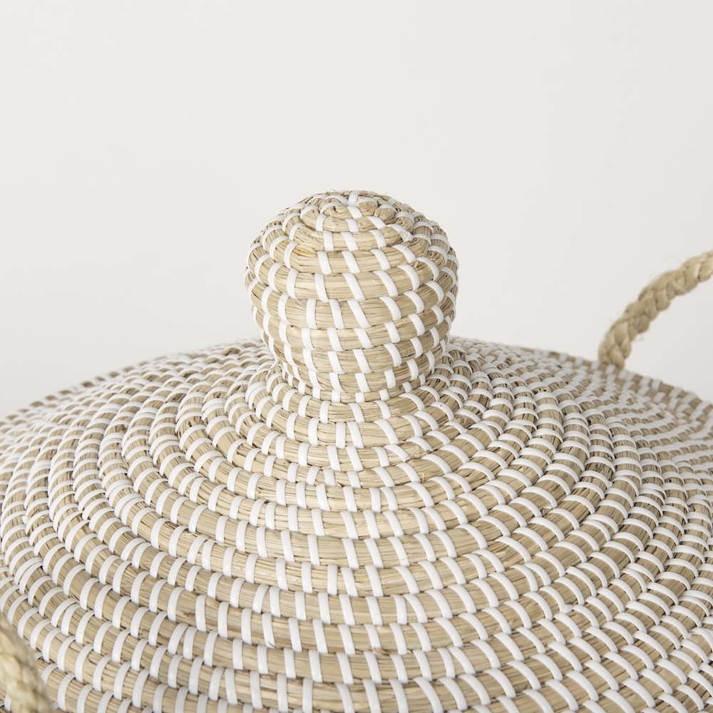 Set Of 2 Seagrass Floor Baskets Lids And Handles. Picture 11