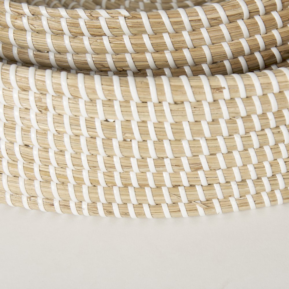 Kalama Set of 2 Large Round Seagrass Trays Handles. Picture 8