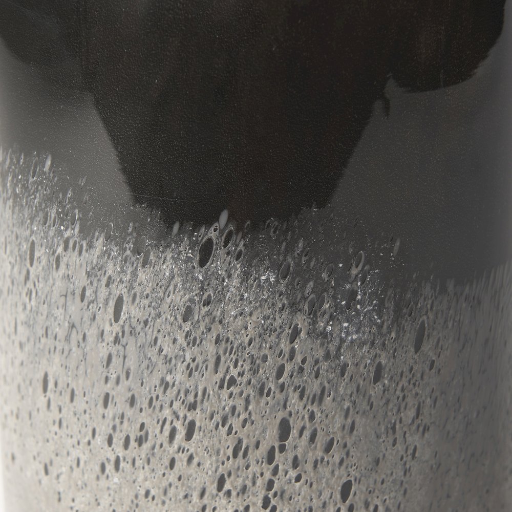 Emu Short Black Gray Vase. Picture 2