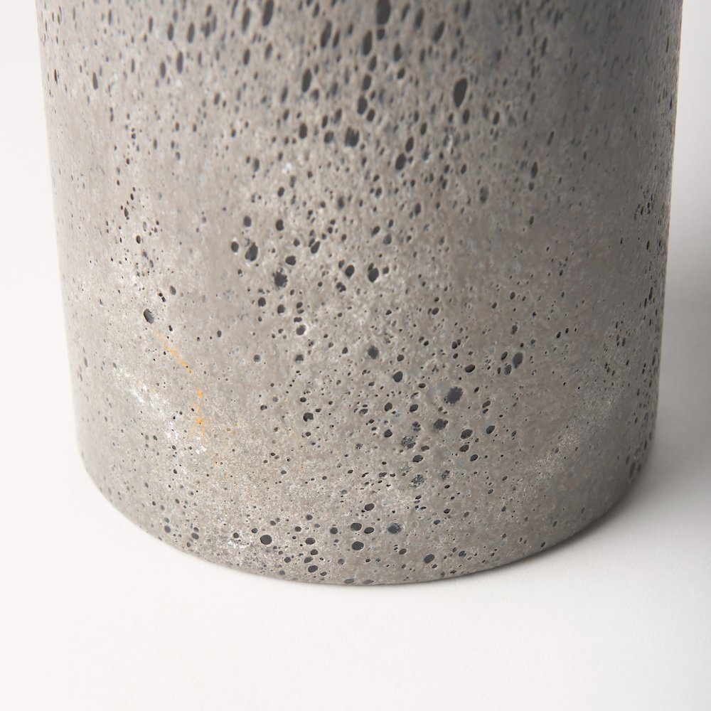 Emu Short Black Gray Vase. Picture 3