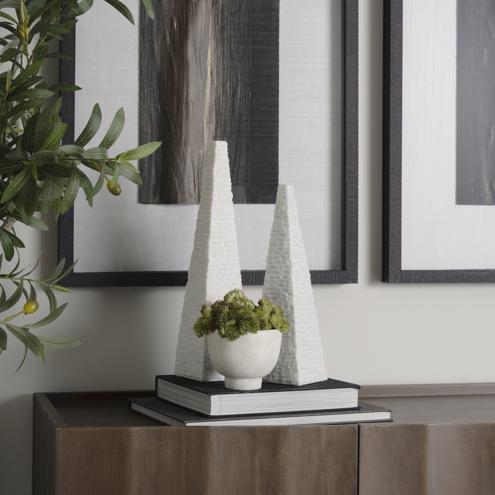 Pyramis White Rough Marble Obelisk 13". Picture 3