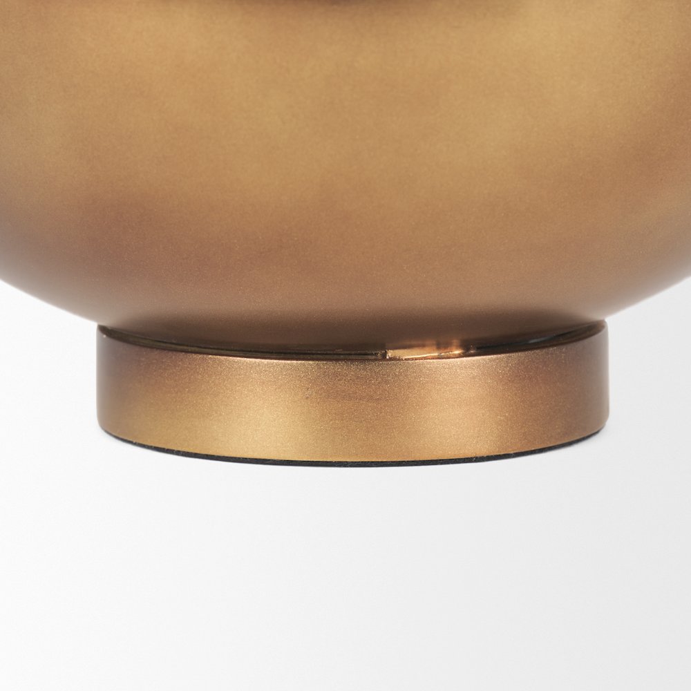 Quiana Medium Textured Gold Metal Vase. Picture 2