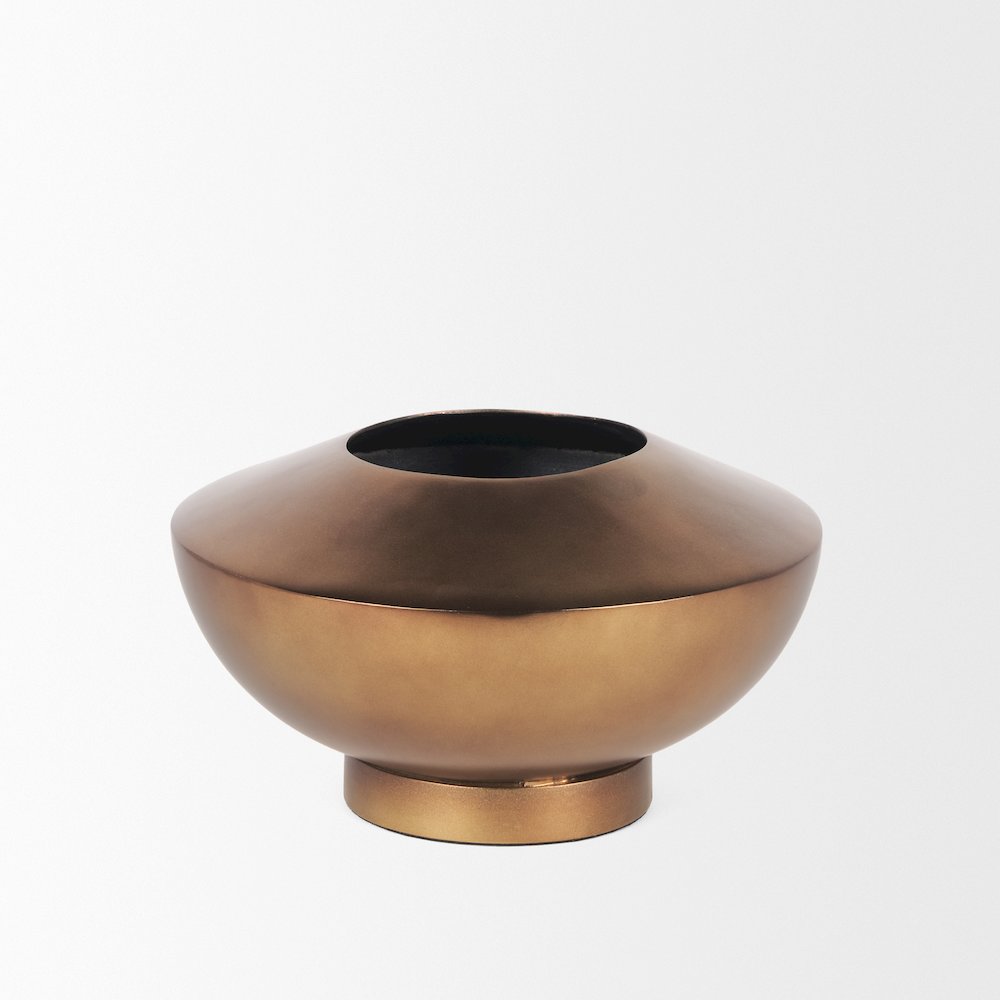 Quiana Medium Textured Gold Metal Vase. Picture 6