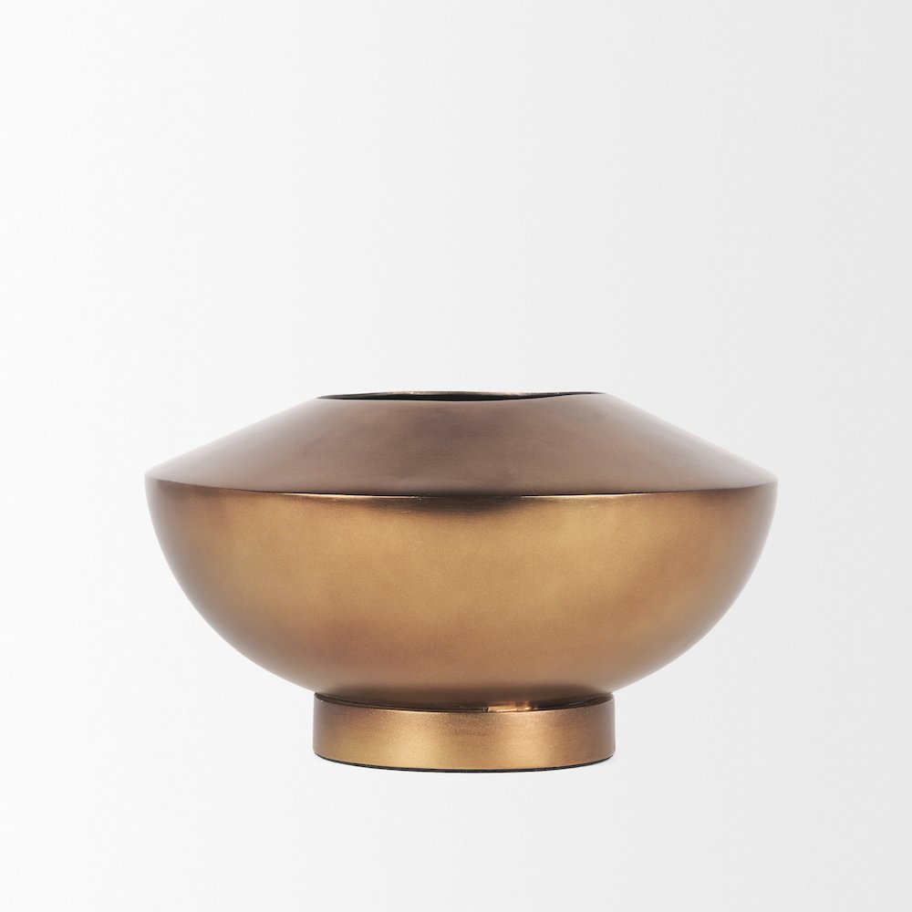 Quiana Medium Textured Gold Metal Vase. Picture 7