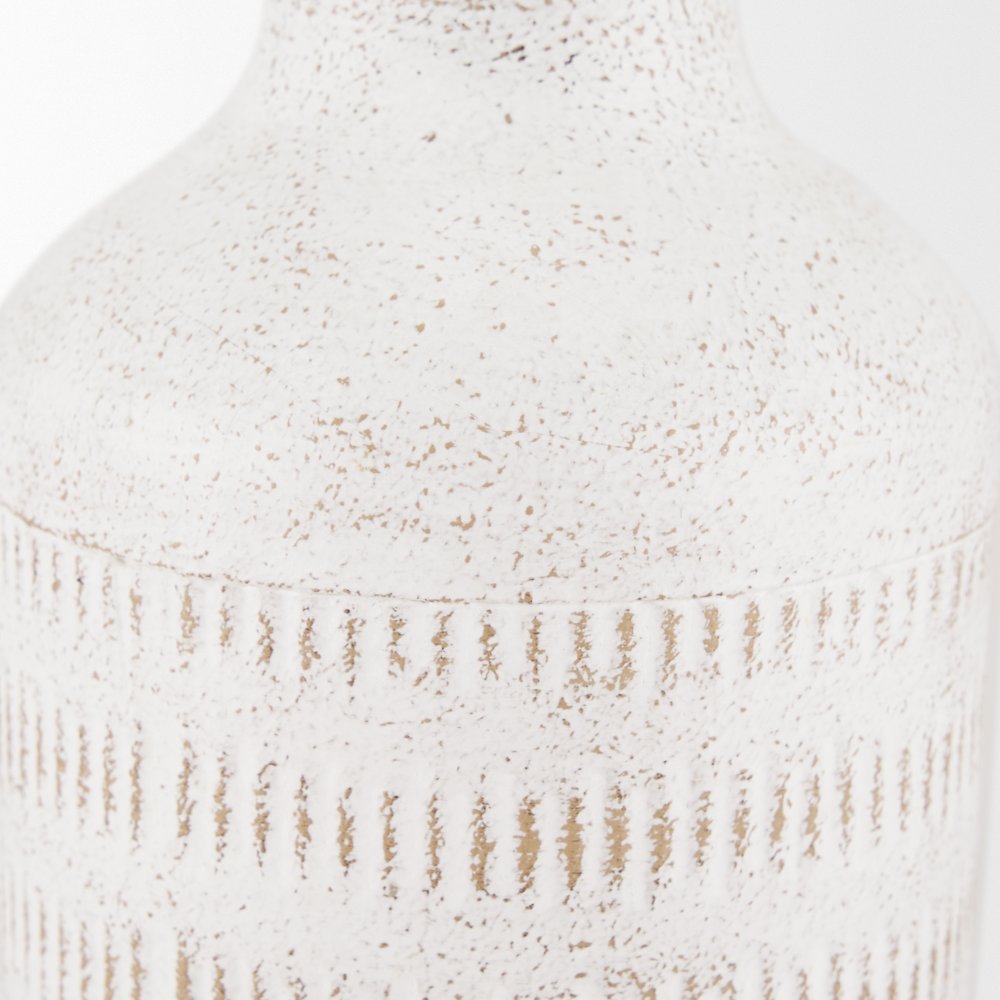 Tisha Small White Terracotta Distressing Metal Vase. Picture 8