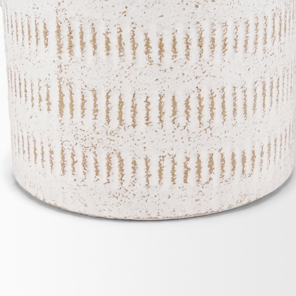 Tisha Small White Terracotta Distressing Metal Vase. Picture 9
