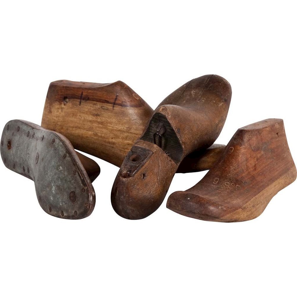 Wooden Shoe (Set of 4) 12L x 4W Brown Antique Wooden Cobbler Moulds. Picture 1