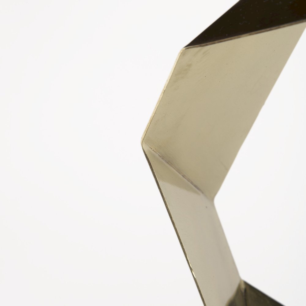 Shamir 15L x 15W Gold Geometric Metal Table Lamp. Picture 5