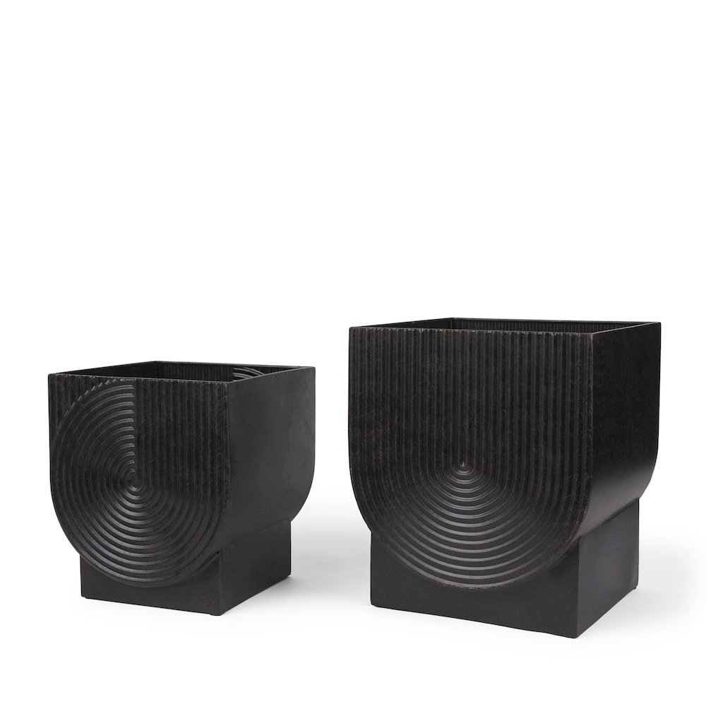 Medina Antiqued Black Metal Planters  (Set of 2). Picture 1
