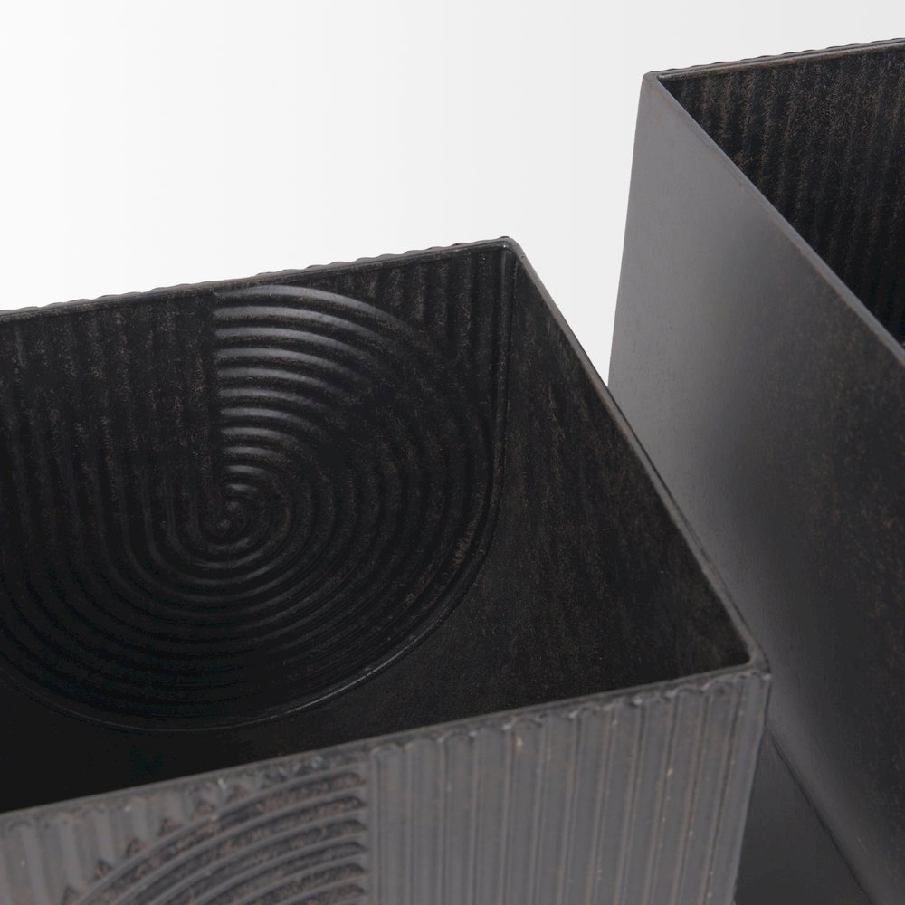 Medina Antiqued Black Metal Planters  (Set of 2). Picture 4