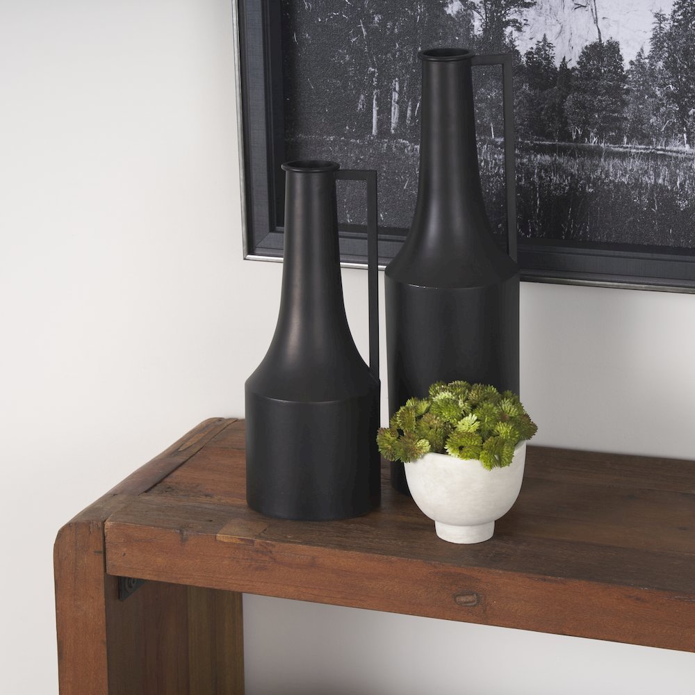 Aubrey Medium 18.0H Black Iron Flower Jug Vase. Picture 2