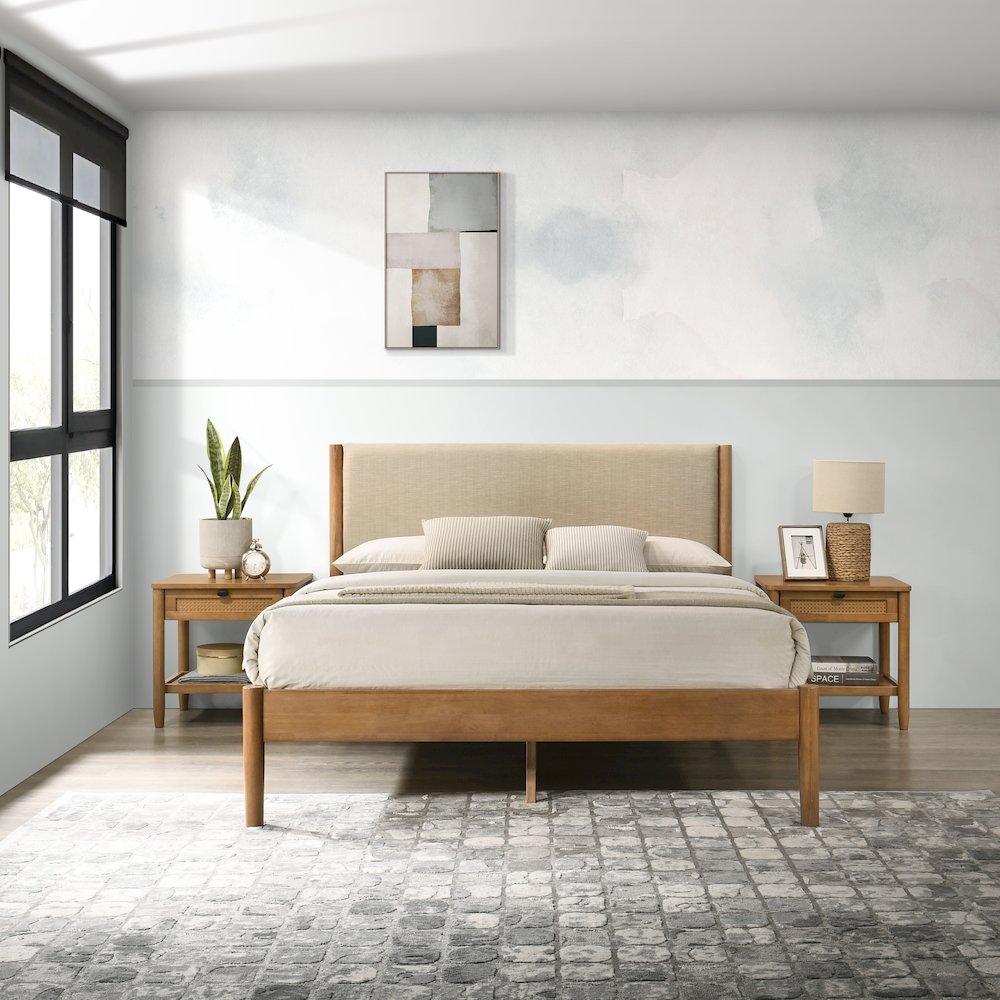 Vichy 3-Pc Rubberwood Bedroom Set, Platform Bed with Two Nightstands, Queen. Picture 2